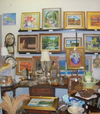 Farms Village Antiques &amp; Collectibles